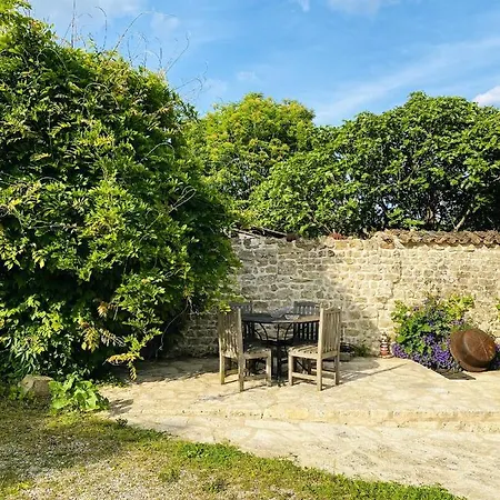 Villa Spacieuse A Prailles-La Couarde Avec Piscine Privee 100 M² ! La Couarde