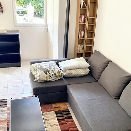 Spacieuse A Prailles-la Couarde Avec Piscine Privee 100 M² ! *