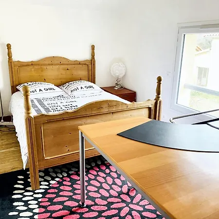 Vila Spacieuse A Prailles-la Couarde Avec Piscine Privee 100 M² ! *