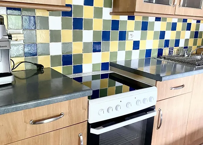 Villa Spacieuse à Prailles-la Couarde Avec Piscine Privée 100 M² !