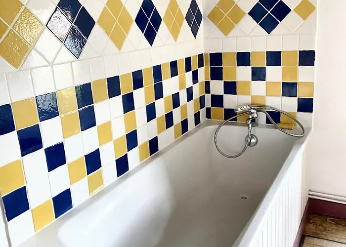 Spacieuse à Prailles-la Couarde Avec Piscine Privée 100 M² ! La Couarde