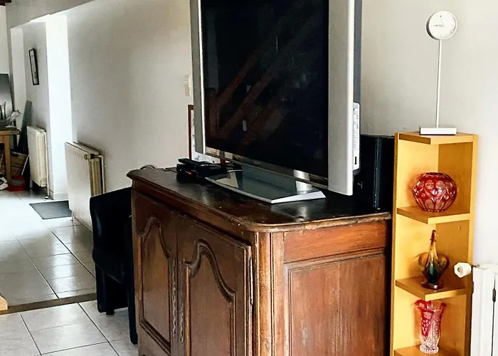 Spacieuse à Prailles-la Couarde Avec Piscine Privée 100 M² ! * La Couarde