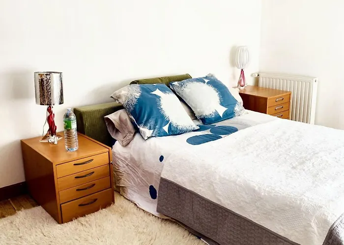 Villa Spacieuse à Prailles-la Couarde Avec Piscine Privée 100 M² ! La Couarde