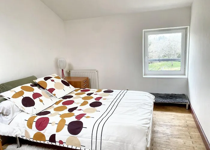 Spacieuse à Prailles-la Couarde Avec Piscine Privée 100 M² ! *